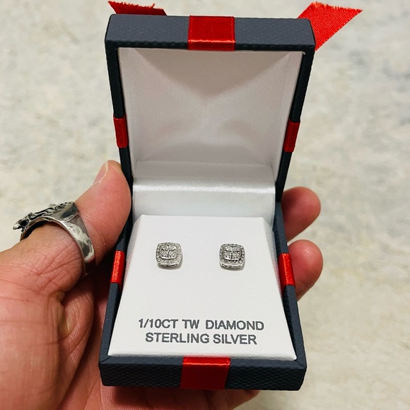 NIB $124.98 Value Sterling Silver With White Diamonds Square Shape Stud Earrings - Picture 1 of 9